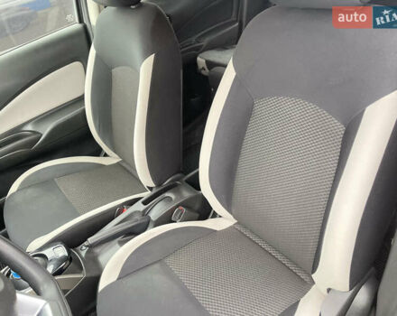 Серый Ниссан Ноут, объемом двигателя 1.2 л и пробегом 48 тыс. км за 13700 $, фото 3 на Automoto.ua