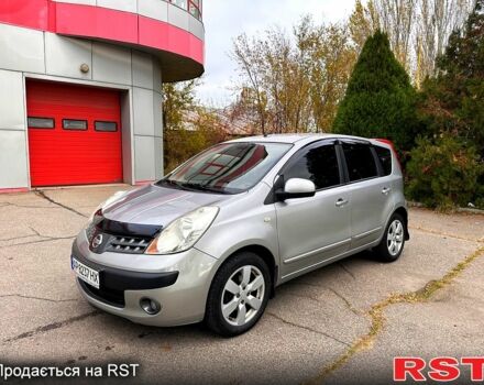 Серый Ниссан Ноут, объемом двигателя 1.4 л и пробегом 209 тыс. км за 5000 $, фото 2 на Automoto.ua