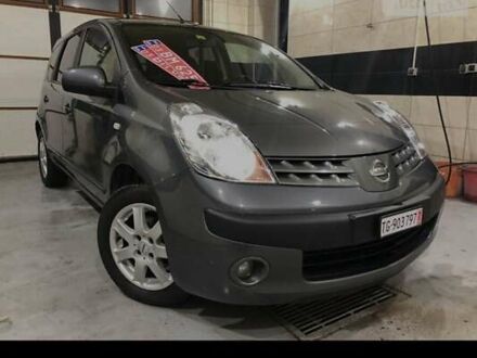 Серый Ниссан Ноут, объемом двигателя 1.6 л и пробегом 185 тыс. км за 6100 $, фото 1 на Automoto.ua