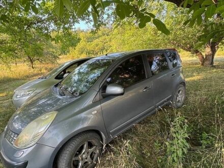 Сірий Ніссан Ноут, об'ємом двигуна 1.6 л та пробігом 305 тис. км за 4800 $, фото 1 на Automoto.ua
