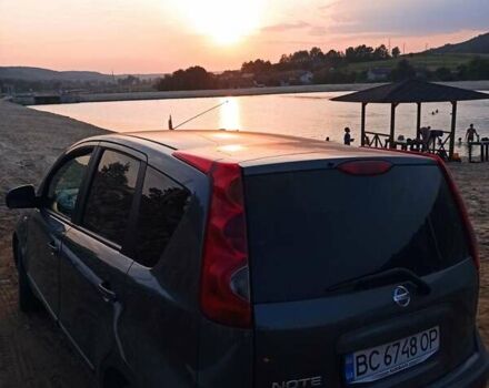 Сірий Ніссан Ноут, об'ємом двигуна 1.6 л та пробігом 186 тис. км за 6100 $, фото 1 на Automoto.ua