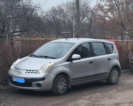 Серый Ниссан Ноут, объемом двигателя 1.5 л и пробегом 300 тыс. км за 2100 $, фото 1 на Automoto.ua