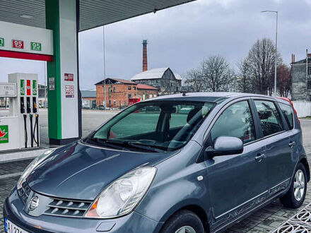 Серый Ниссан Ноут, объемом двигателя 1.6 л и пробегом 165 тыс. км за 6700 $, фото 1 на Automoto.ua