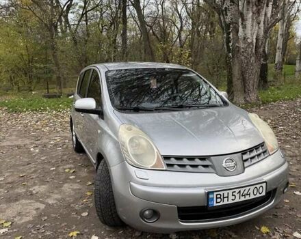 Серый Ниссан Ноут, объемом двигателя 1.6 л и пробегом 205 тыс. км за 6500 $, фото 1 на Automoto.ua