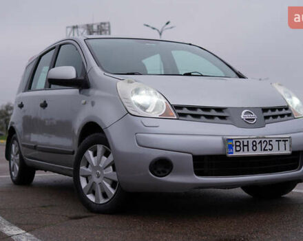 Серый Ниссан Ноут, объемом двигателя 1.6 л и пробегом 215 тыс. км за 6000 $, фото 1 на Automoto.ua
