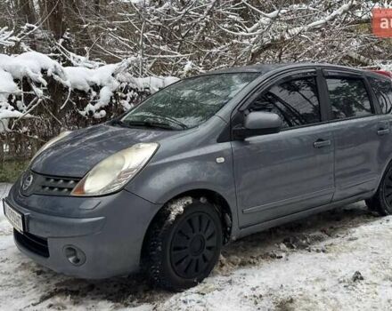Серый Ниссан Ноут, объемом двигателя 1.6 л и пробегом 266 тыс. км за 6000 $, фото 1 на Automoto.ua