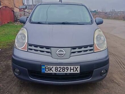 Сірий Ніссан Ноут, об'ємом двигуна 1.6 л та пробігом 218 тис. км за 6300 $, фото 1 на Automoto.ua