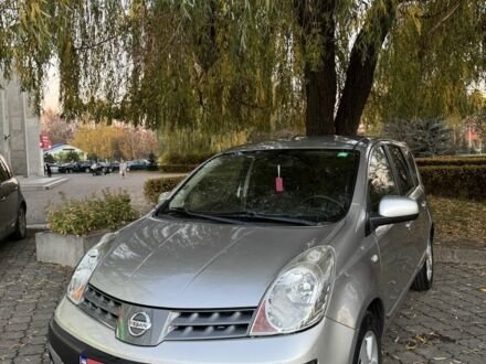 Сірий Ніссан Ноут, об'ємом двигуна 1.6 л та пробігом 260 тис. км за 6400 $, фото 1 на Automoto.ua