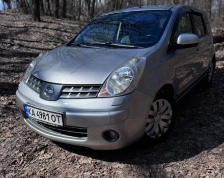 Сірий Ніссан Ноут, об'ємом двигуна 1.6 л та пробігом 247 тис. км за 5900 $, фото 1 на Automoto.ua