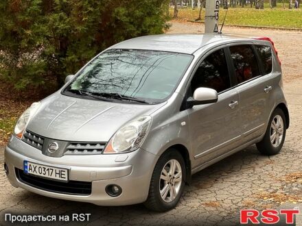 Серый Ниссан Ноут, объемом двигателя 1.6 л и пробегом 141 тыс. км за 6899 $, фото 1 на Automoto.ua