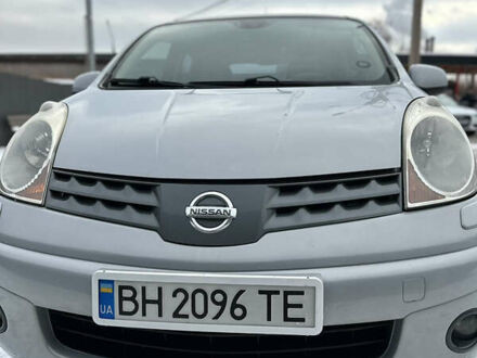 Серый Ниссан Ноут, объемом двигателя 1.6 л и пробегом 178 тыс. км за 6200 $, фото 1 на Automoto.ua