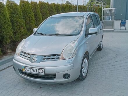 Сірий Ніссан Ноут, об'ємом двигуна 1.4 л та пробігом 187 тис. км за 4650 $, фото 1 на Automoto.ua