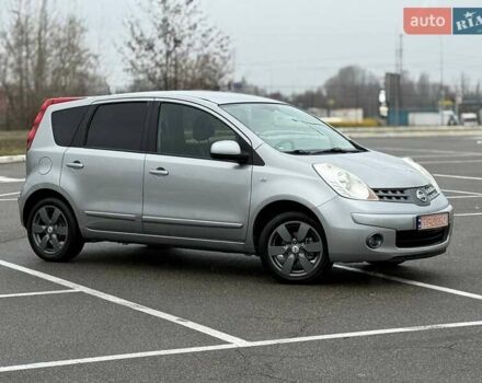 Сірий Ніссан Ноут, об'ємом двигуна 1.6 л та пробігом 238 тис. км за 5499 $, фото 1 на Automoto.ua