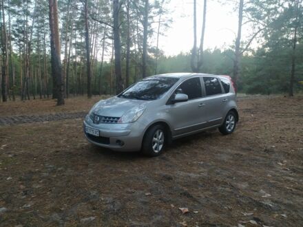 Серый Ниссан Ноут, объемом двигателя 1.6 л и пробегом 177 тыс. км за 5400 $, фото 1 на Automoto.ua