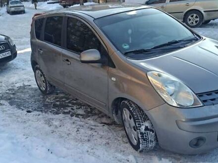 Серый Ниссан Ноут, объемом двигателя 1.4 л и пробегом 235 тыс. км за 5500 $, фото 1 на Automoto.ua