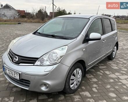 Серый Ниссан Ноут, объемом двигателя 1.39 л и пробегом 235 тыс. км за 5400 $, фото 1 на Automoto.ua
