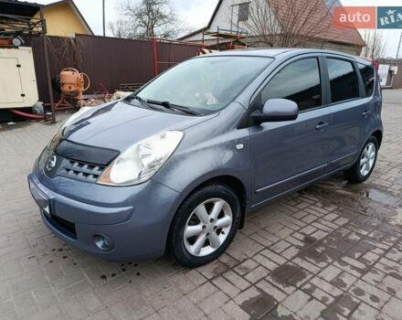 Серый Ниссан Ноут, объемом двигателя 1.5 л и пробегом 220 тыс. км за 4850 $, фото 1 на Automoto.ua