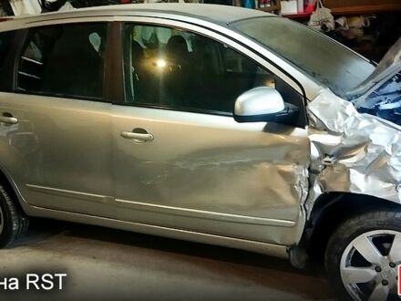 Серый Ниссан Ноут, объемом двигателя 1.6 л и пробегом 0 тыс. км за 3999 $, фото 1 на Automoto.ua