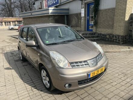 Серый Ниссан Ноут, объемом двигателя 1.6 л и пробегом 250 тыс. км за 1900 $, фото 1 на Automoto.ua