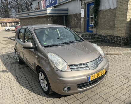 Серый Ниссан Ноут, объемом двигателя 1.6 л и пробегом 250 тыс. км за 1900 $, фото 1 на Automoto.ua