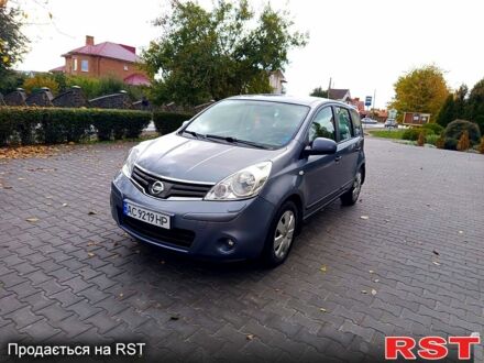 Сірий Ніссан Ноут, об'ємом двигуна 1.6 л та пробігом 240 тис. км за 7000 $, фото 1 на Automoto.ua