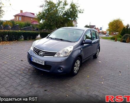 Сірий Ніссан Ноут, об'ємом двигуна 1.6 л та пробігом 240 тис. км за 7000 $, фото 1 на Automoto.ua