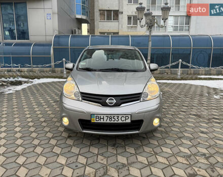 Серый Ниссан Ноут, объемом двигателя 1.6 л и пробегом 165 тыс. км за 6250 $, фото 1 на Automoto.ua
