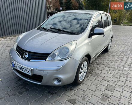 Ніссан Ноут 2010 у Кривому Розі на Automoto.ua Сірий Ніссан Ноут, об'ємом двигуна 1.39 л та пробігом 157 тис. км за 4500 $, фото 1 на Automoto.ua