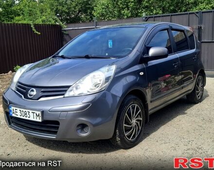 Серый Ниссан Ноут, объемом двигателя 1.4 л и пробегом 27000 тыс. км за 6000 $, фото 1 на Automoto.ua