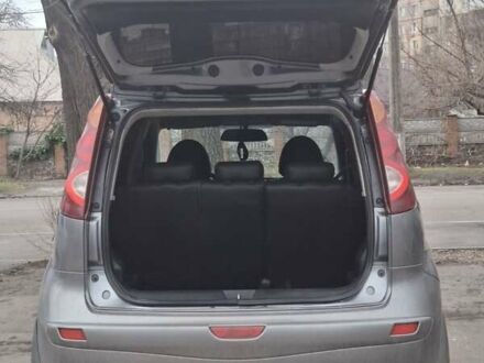 Сірий Ніссан Ноут, об'ємом двигуна 1.4 л та пробігом 278 тис. км за 5600 $, фото 1 на Automoto.ua