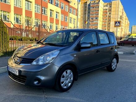 Ниссан Ноут 2013 в Харькове на Automoto.ua Серый Ниссан Ноут, объемом двигателя 1.4 л и пробегом 113 тыс. км за 6550 $, фото 1 на Automoto.ua