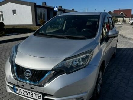 Сірий Ніссан Ноут, об'ємом двигуна 1.2 л та пробігом 93 тис. км за 10500 $, фото 1 на Automoto.ua