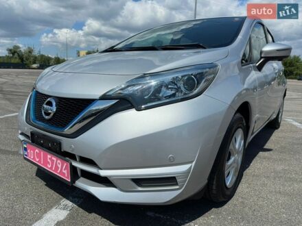 Сірий Ніссан Ноут, об'ємом двигуна 1.2 л та пробігом 93 тис. км за 12700 $, фото 1 на Automoto.ua