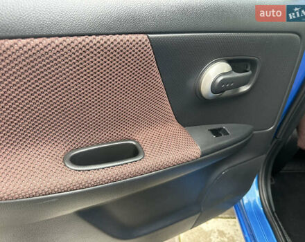 Синий Ниссан Ноут, объемом двигателя 1.6 л и пробегом 115 тыс. км за 7300 $, фото 27 на Automoto.ua