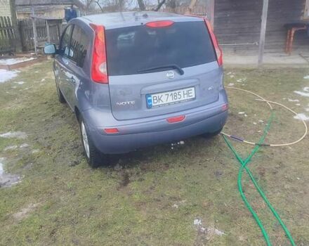 Ниссан Ноут 2009 в Дубровице на Automoto.ua Синий Ниссан Ноут, объемом двигателя 1.46 л и пробегом 250 тыс. км за 6300 $, фото 5 на Automoto.ua