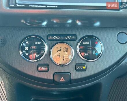 Оранжевый Ниссан Ноут, объемом двигателя 1.6 л и пробегом 235 тыс. км за 6000 $, фото 24 на Automoto.ua