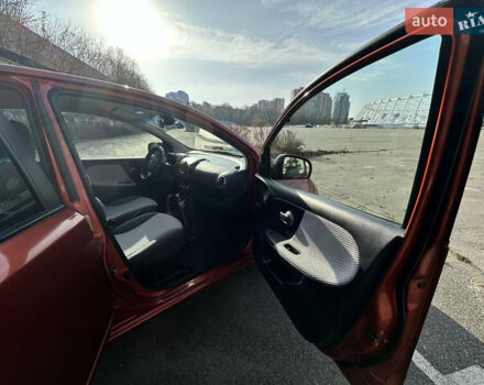 Помаранчевий Ніссан Ноут, об'ємом двигуна 1.6 л та пробігом 211 тис. км за 6600 $, фото 5 на Automoto.ua