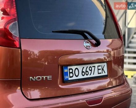 Помаранчевий Ніссан Ноут, об'ємом двигуна 1.6 л та пробігом 180 тис. км за 4250 $, фото 10 на Automoto.ua