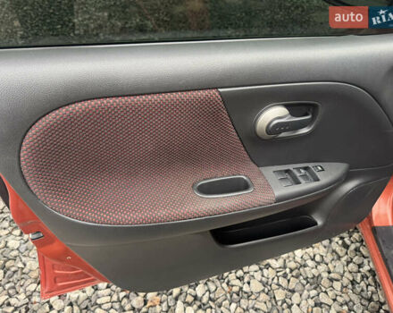 Помаранчевий Ніссан Ноут, об'ємом двигуна 1.6 л та пробігом 204 тис. км за 6500 $, фото 19 на Automoto.ua