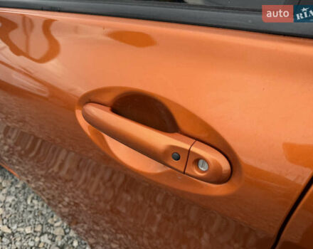Оранжевый Ниссан Ноут, объемом двигателя 1.6 л и пробегом 90 тыс. км за 8700 $, фото 5 на Automoto.ua