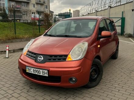 Оранжевый Ниссан Ноут, объемом двигателя 1.6 л и пробегом 231 тыс. км за 3899 $, фото 1 на Automoto.ua