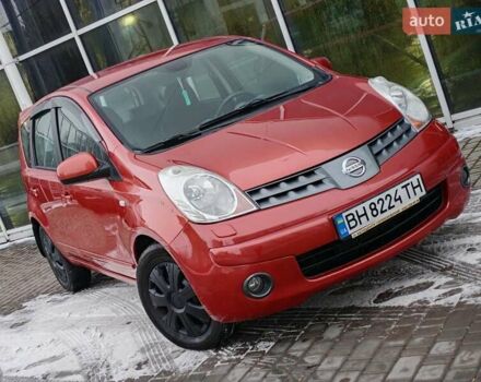 Оранжевый Ниссан Ноут, объемом двигателя 1.6 л и пробегом 125 тыс. км за 5790 $, фото 1 на Automoto.ua