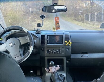 Ниссан Патфайндер 2008 в Мукачеве на Automoto.ua Белый Ниссан Патфайндер, объемом двигателя 2.5 л и пробегом 251 тыс. км за 7800 $, фото 3 на Automoto.ua