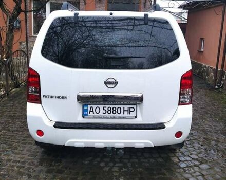 Белый Ниссан Патфайндер, объемом двигателя 2.5 л и пробегом 255 тыс. км за 14900 $, фото 11 на Automoto.ua