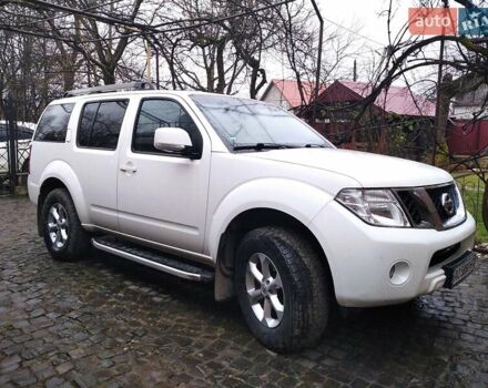 Белый Ниссан Патфайндер, объемом двигателя 2.5 л и пробегом 255 тыс. км за 14900 $, фото 4 на Automoto.ua