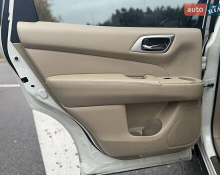 Белый Ниссан Патфайндер, объемом двигателя 3.5 л и пробегом 267 тыс. км за 13499 $, фото 28 на Automoto.ua