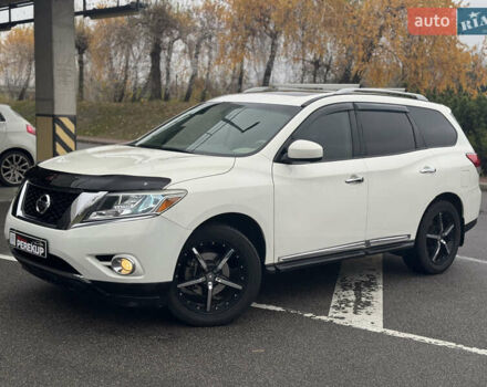 Белый Ниссан Патфайндер, объемом двигателя 3.5 л и пробегом 267 тыс. км за 13499 $, фото 2 на Automoto.ua