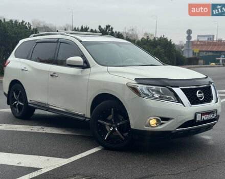 Белый Ниссан Патфайндер, объемом двигателя 3.5 л и пробегом 267 тыс. км за 13499 $, фото 1 на Automoto.ua