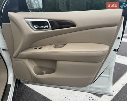 Белый Ниссан Патфайндер, объемом двигателя 3.5 л и пробегом 267 тыс. км за 13499 $, фото 40 на Automoto.ua