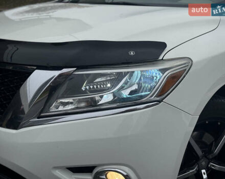 Белый Ниссан Патфайндер, объемом двигателя 3.5 л и пробегом 267 тыс. км за 13499 $, фото 3 на Automoto.ua